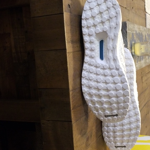 NEW Men's Adidas UltraBoost CLIMA-Size 9 - Picture 4 of 4